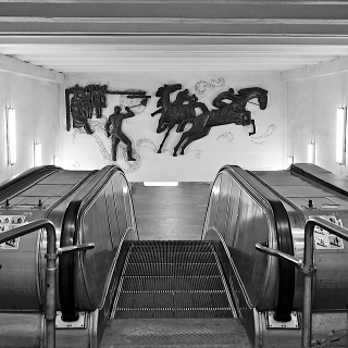 Illustration for article titled Russian Underground Stations Look Even More Stunning In Black and White